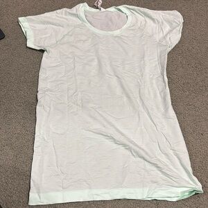 Lululemon top